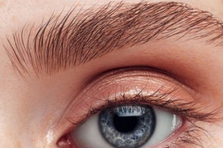 Szemöldök tetoválás eltávolítás Budapest: lehetőségek és kérdések